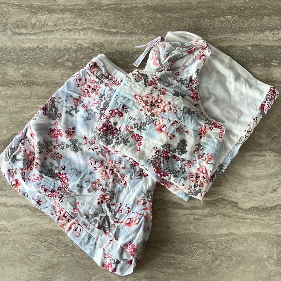 Soft and cozy floral pyjamas - Picture 1 of 9